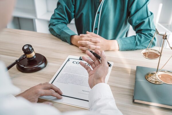 المحامي يقوم بتوضيح شروط تقديم طلب زواج سعودية من أجنبي