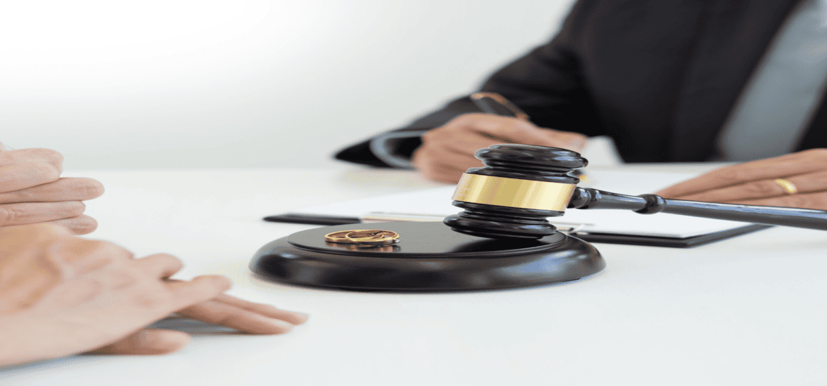 يشرح المحامي طريقة استخراج تصريح زواج من الخارج